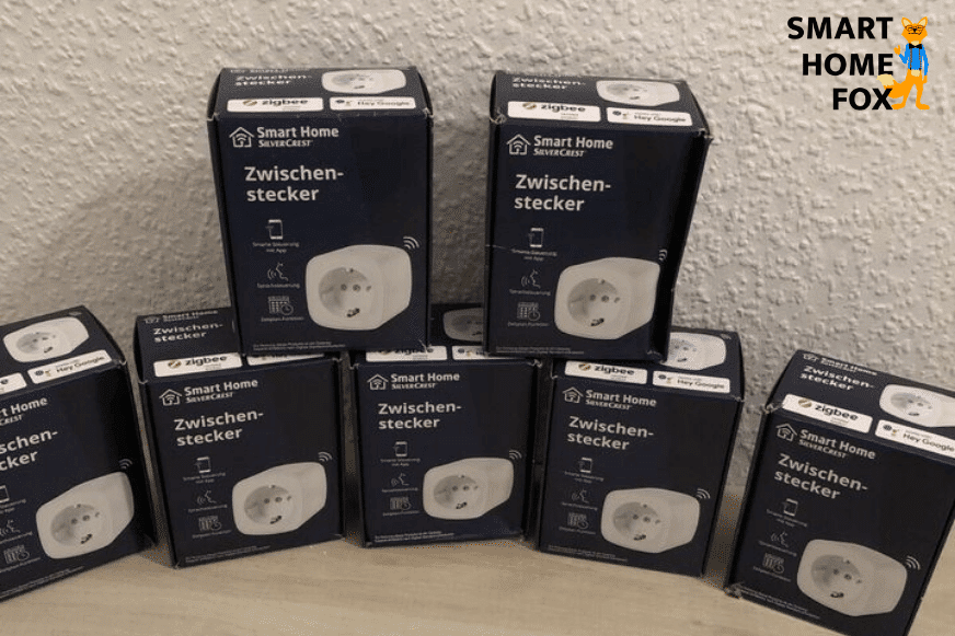 Smarte Steckdosen stehen auf dem Boden